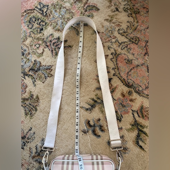 BURBERRY Pink NOVA CHECK Camera/Crossbody Bag(6”x8”)w/removeable LOGO Strap🔥EUC - Picture 16 of 17